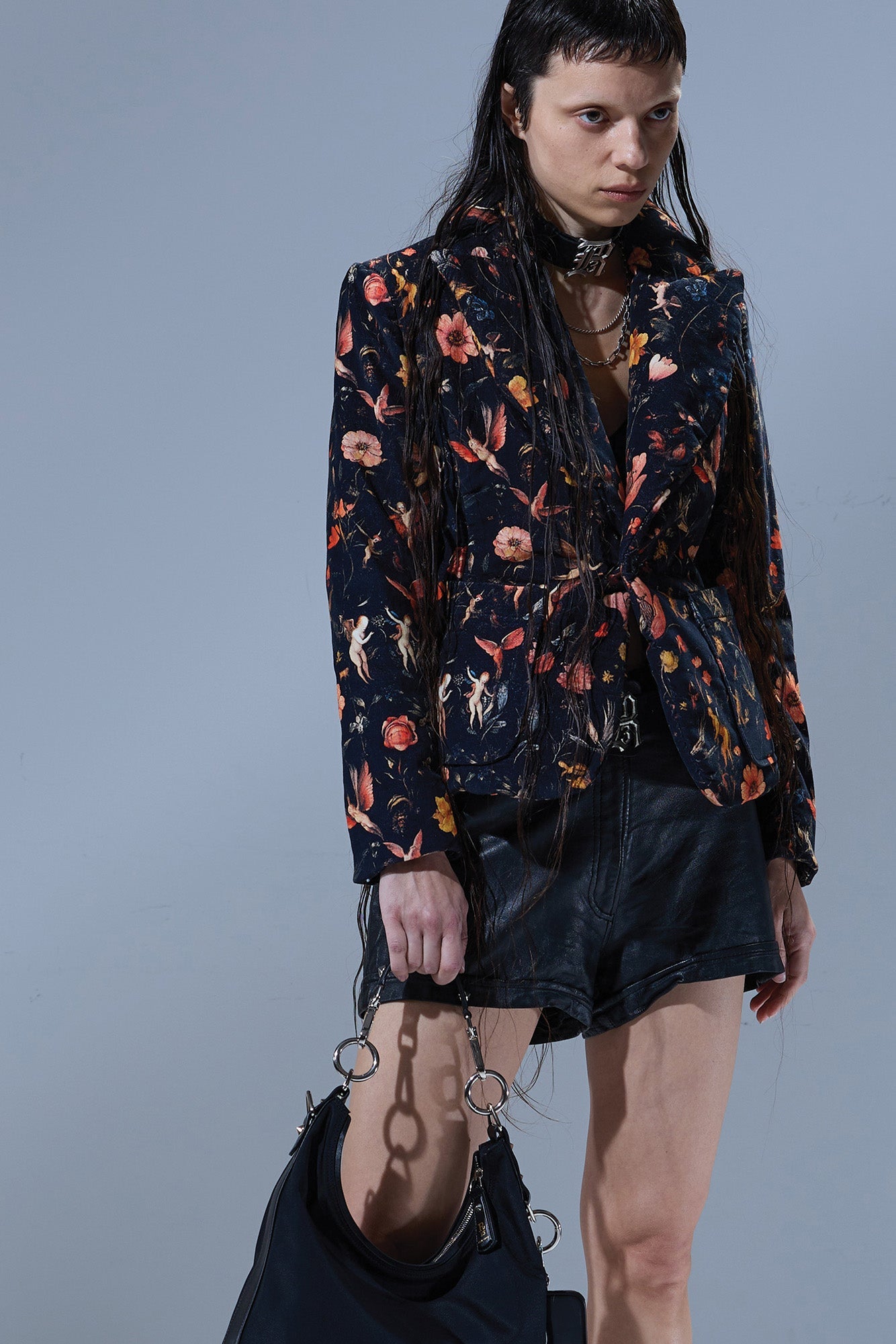 PADDED PEAK LAPEL SHRUNKEN BLAZER - FLORAL WITH ANGELS BLACK - R13