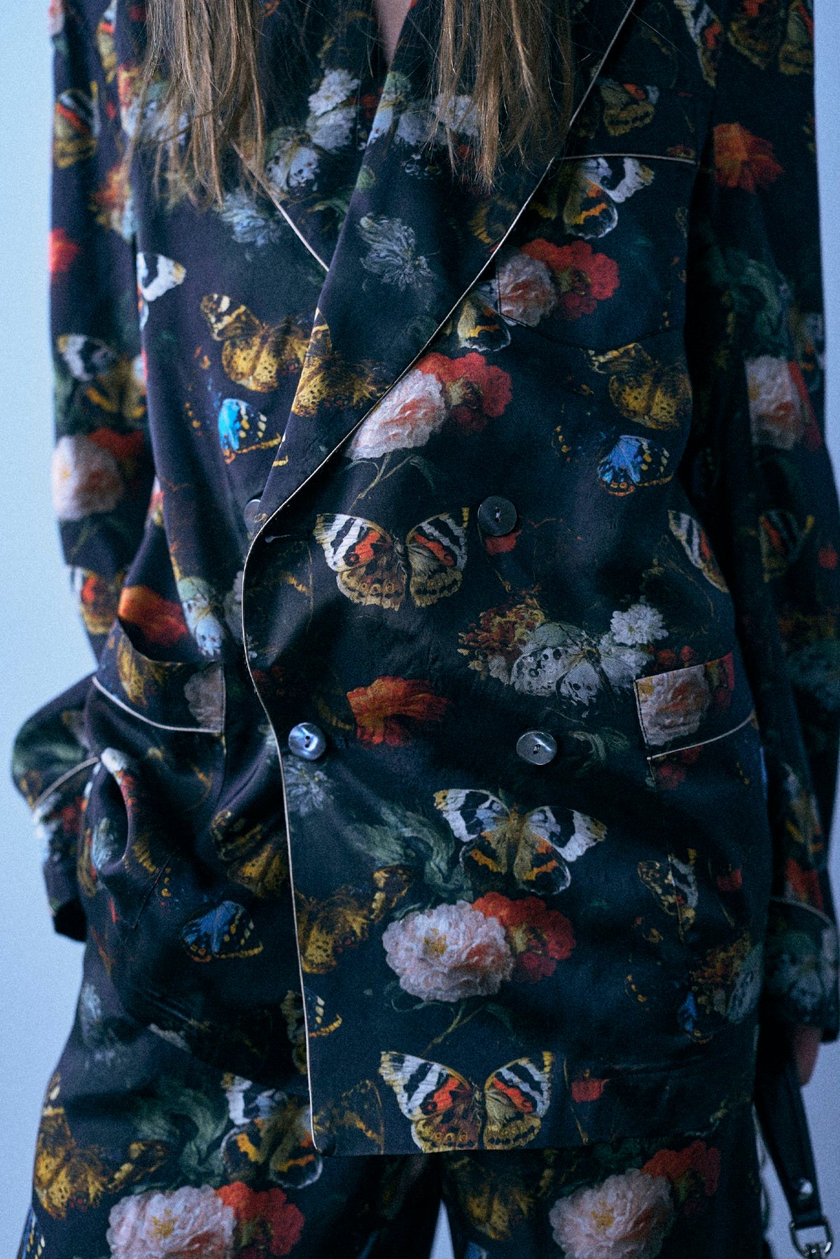 Peak Lapel Ragged Blazer With Piping - Black And Red Multicolor Floral Butterfly - R13