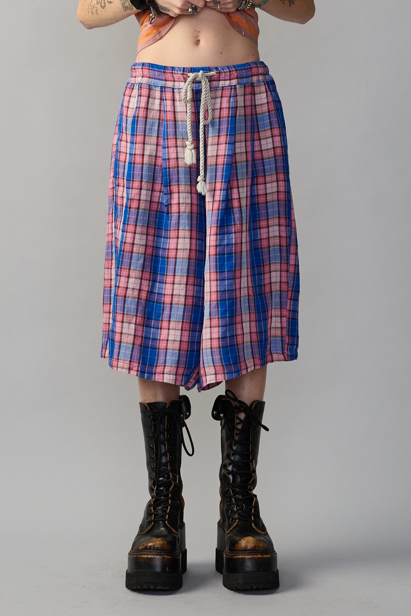 Pleated Jumbo Short With Elastic Waist - Blue Pink Plaid - R13