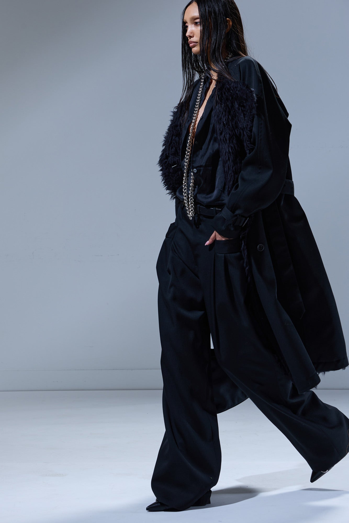PLEATED POCKET TROUSER - BLACK - R13