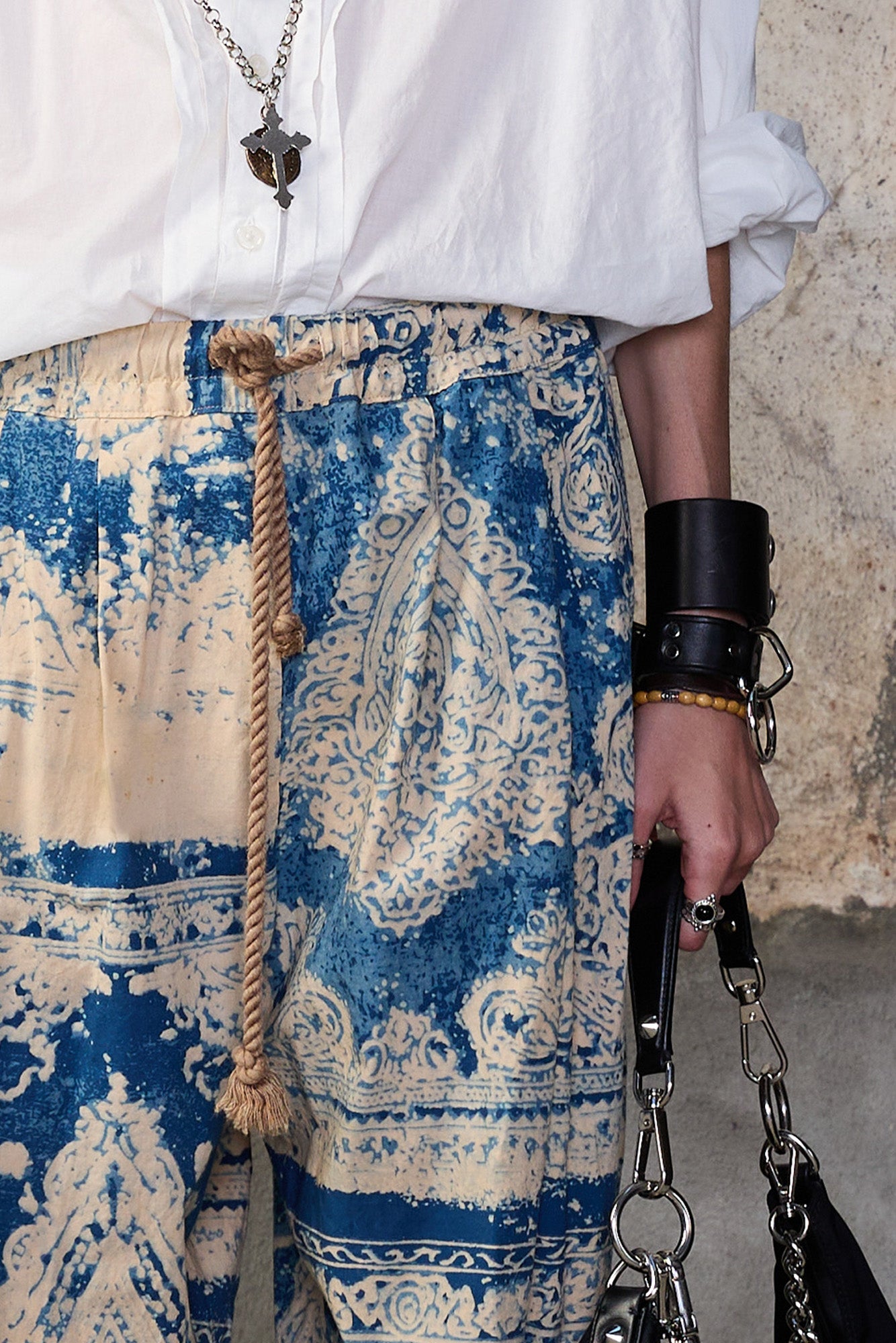 PLEATED RELAXED PANT WITH ELASTIC WAIST - BLUE FOUR BANDANA PRINT - R13