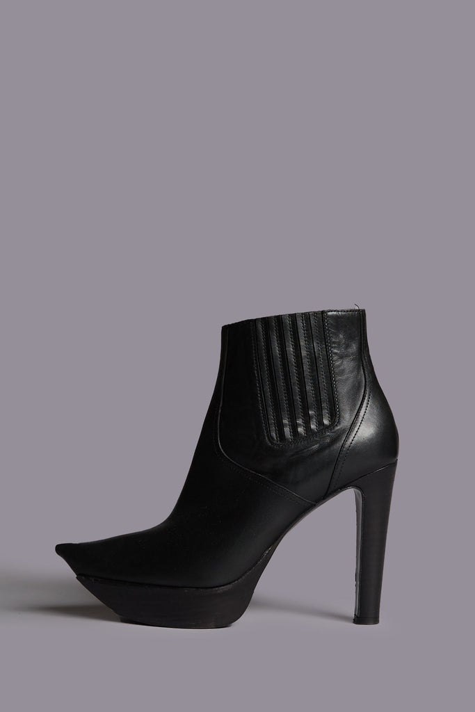POINTY TOE PLATFORM HEELED BOOT - BLACK