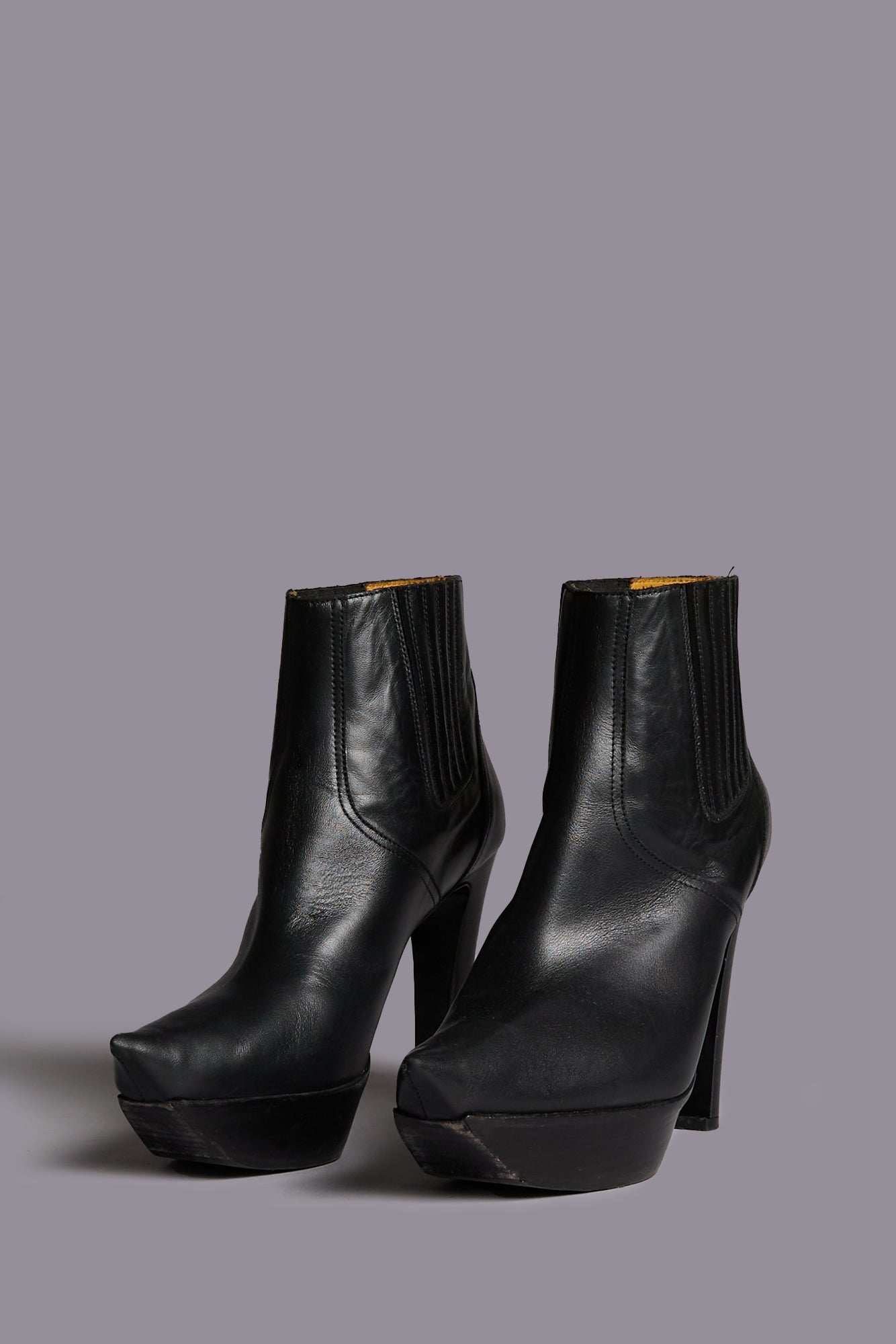 POINTY TOE PLATFORM HEELED BOOT - BLACK - R13