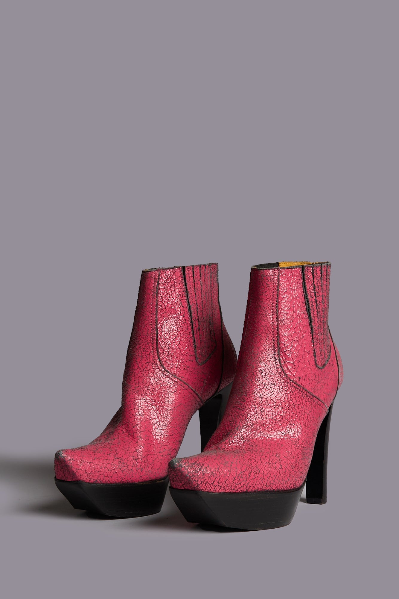 POINTY TOE PLATFORM HEELED BOOT - CRACKLE PINK - R13