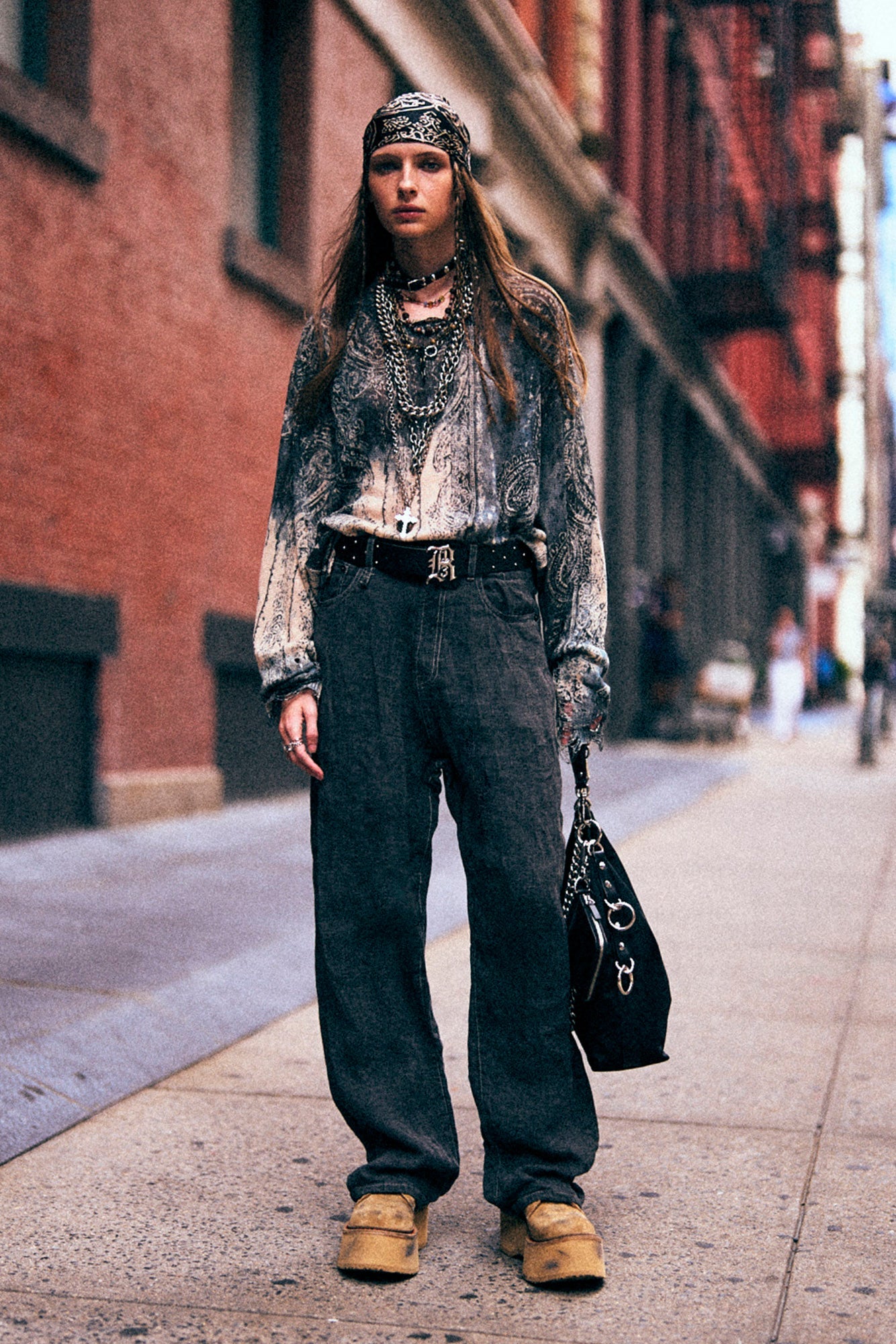 PRINTED BOYFRIEND SWEATER - BLUE FADED BANDANA - R13