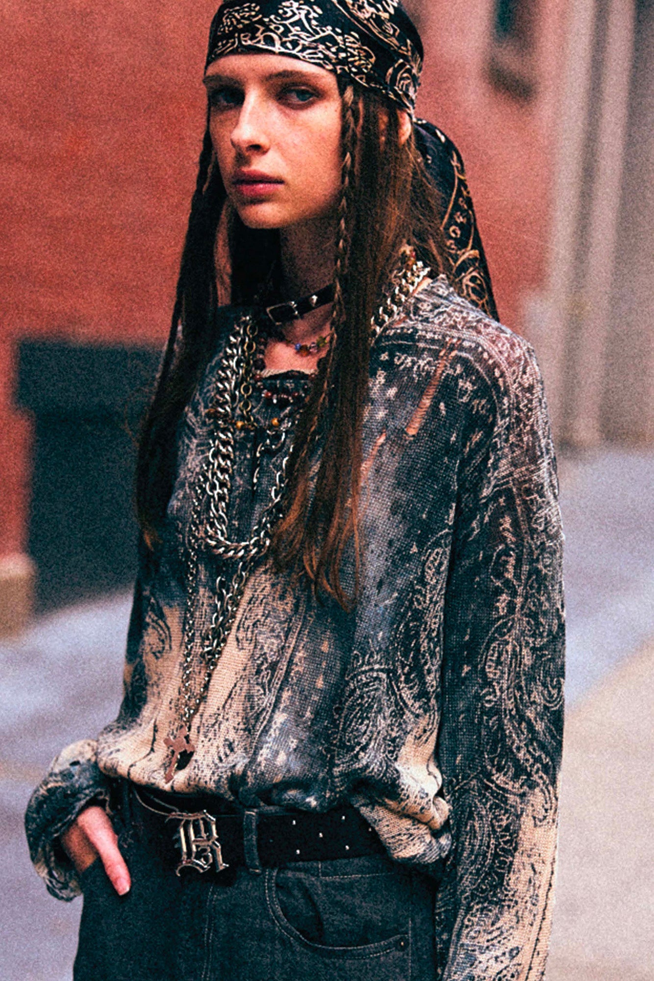 PRINTED BOYFRIEND SWEATER - BLUE FADED BANDANA - R13