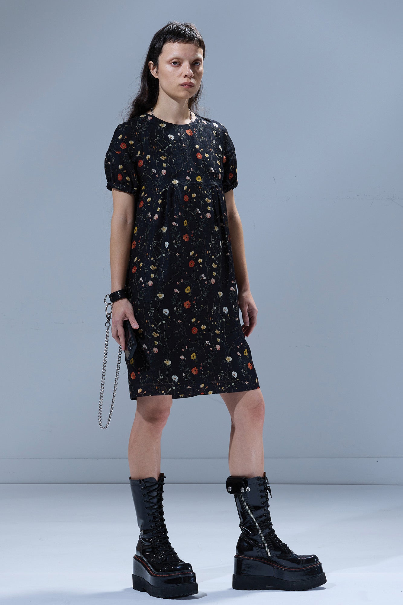 RAGLAN SLEEVE BABYDOLL DRESS - FLORAL ON BLACK - R13