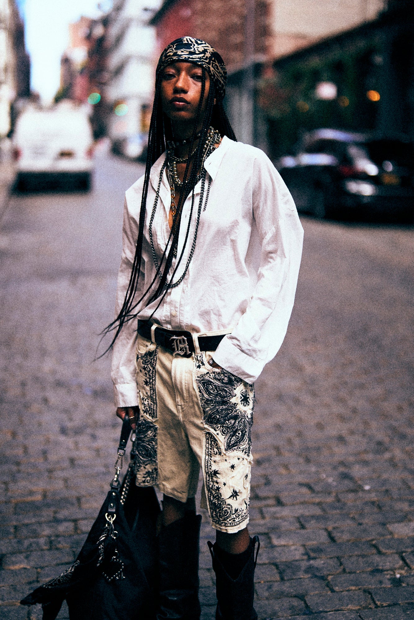 RELAXED BERMUDA SHORT - ECRU BANDANA APPLIQUE - R13