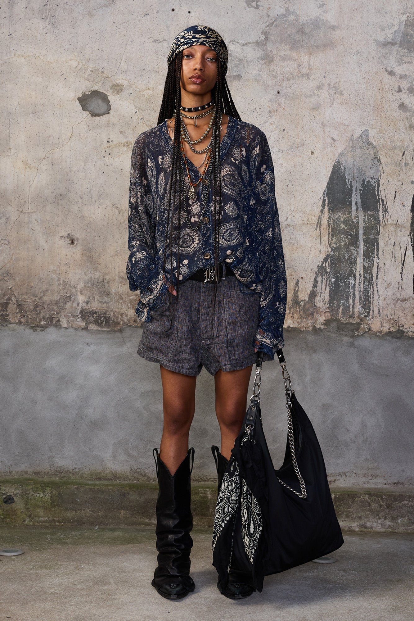 RELAXED SHORT - DARK GREY MICRO STRIPE