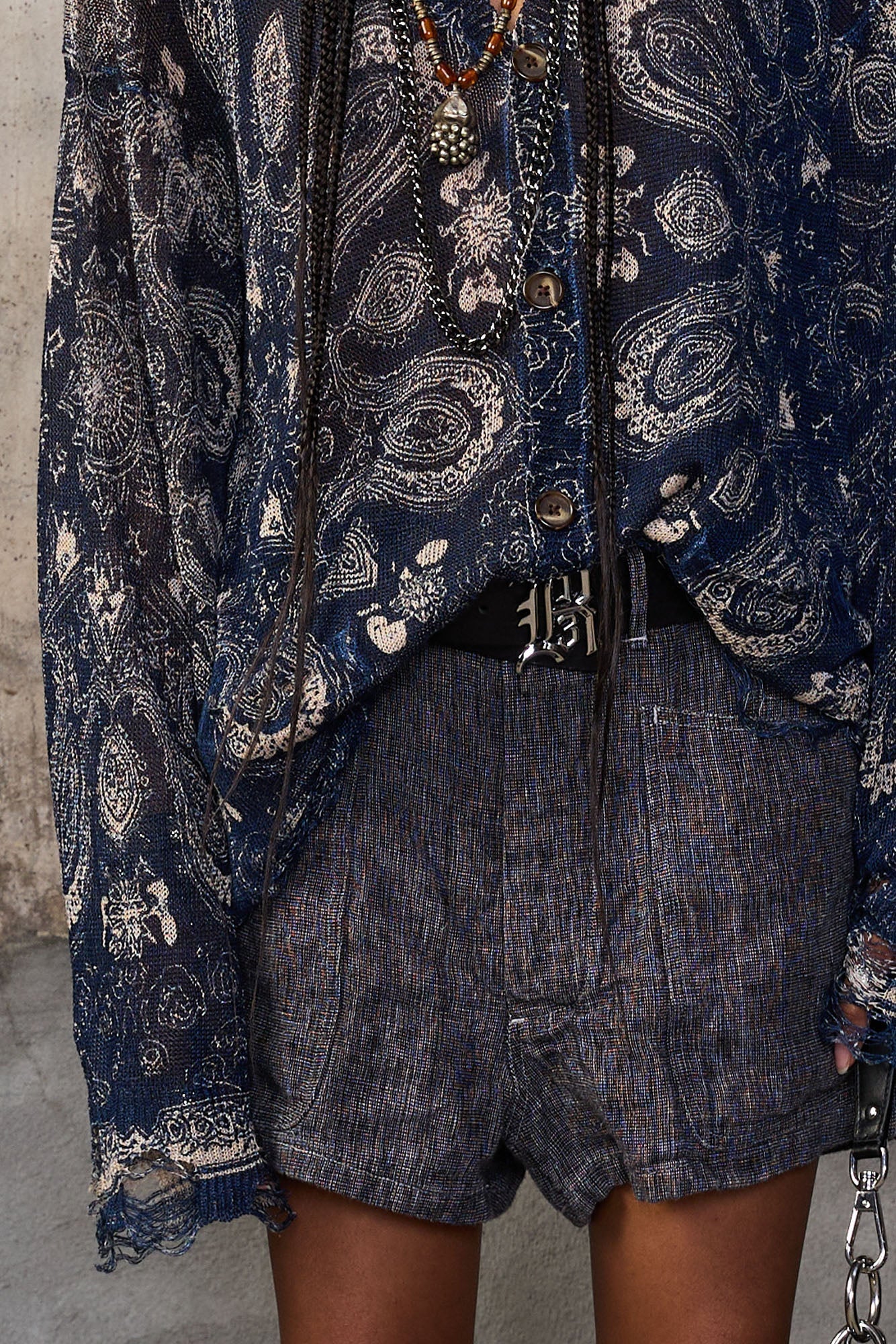 RELAXED SHORT - DARK GREY MICRO STRIPE - R13