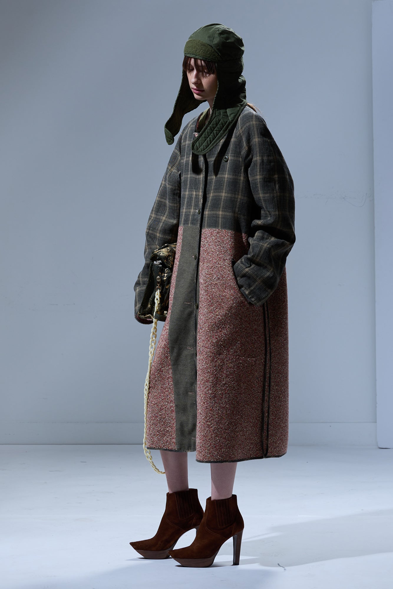 REVERSIBLE OVERSIZED RAGLAN LINER - RED / CREAM WITH SAGE PLAID - R13