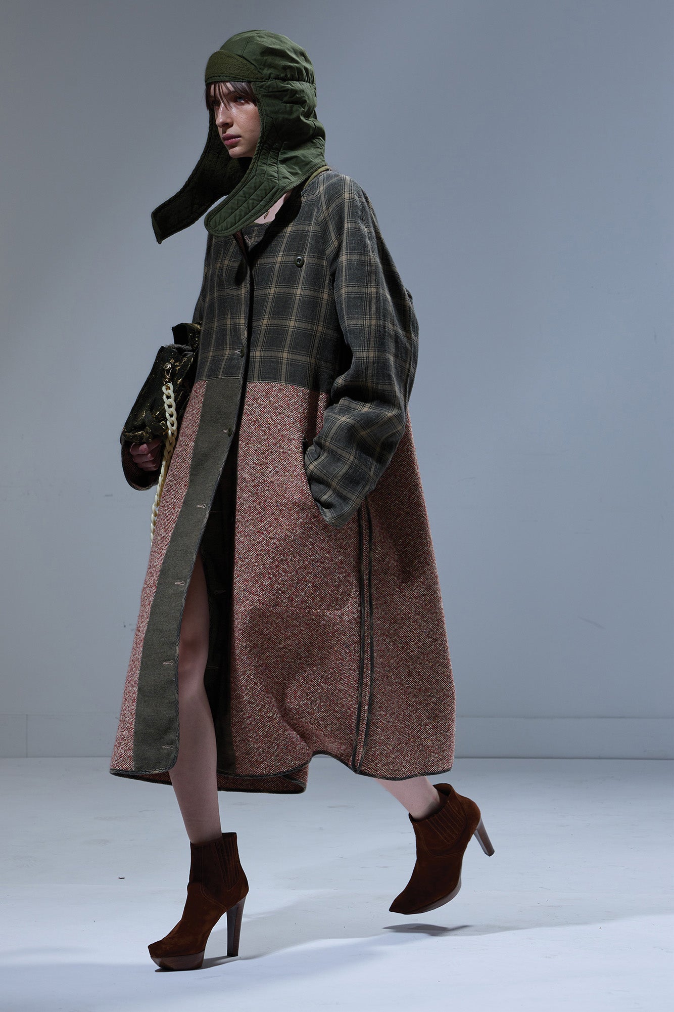 REVERSIBLE OVERSIZED RAGLAN LINER - RED / CREAM WITH SAGE PLAID - R13