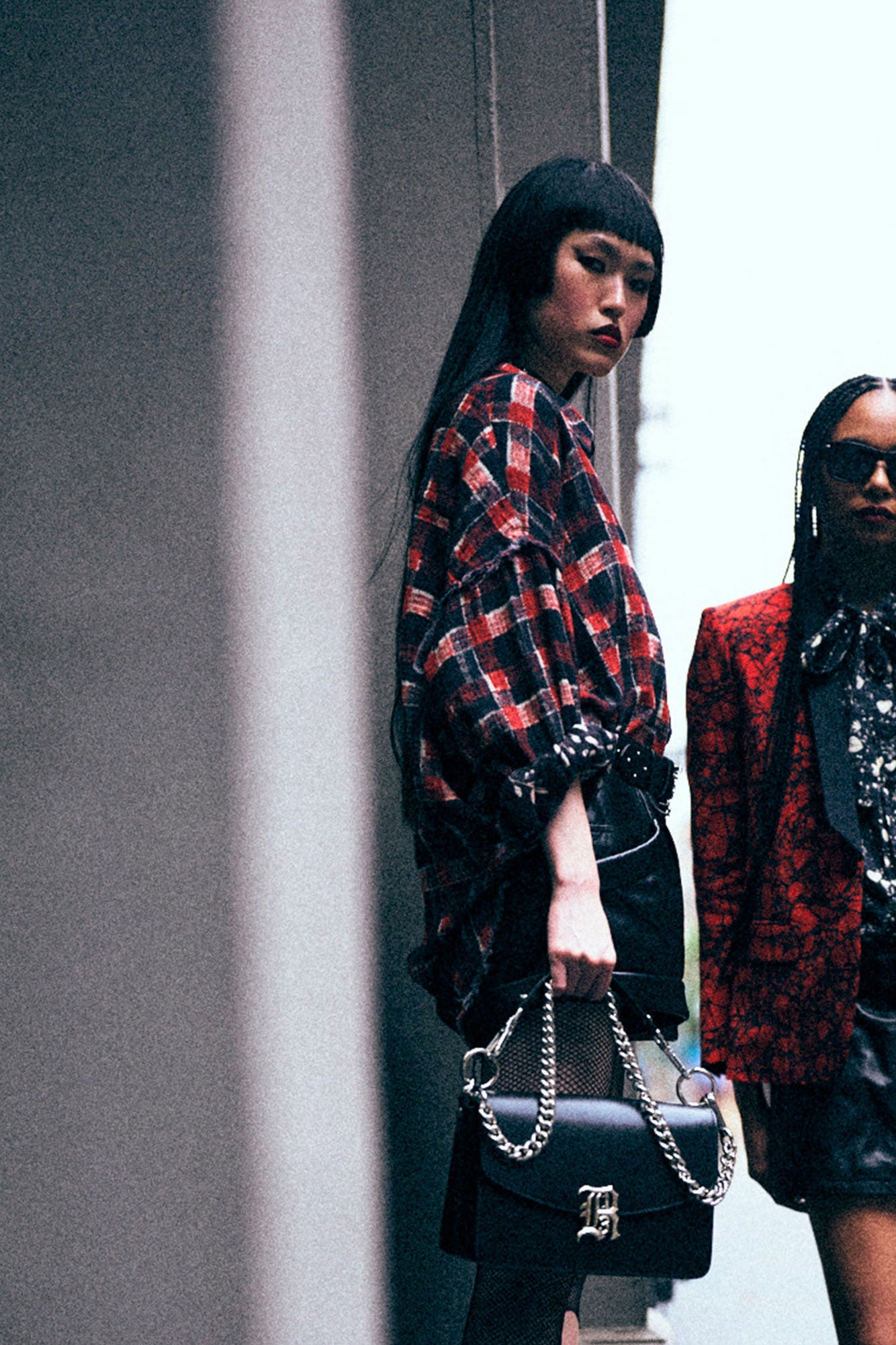 REVERSIBLE SHREDDED SEAM DROP NECK SHIRT - RED BLACK PLAID W CREAM FLORAL ON BLACK - R13