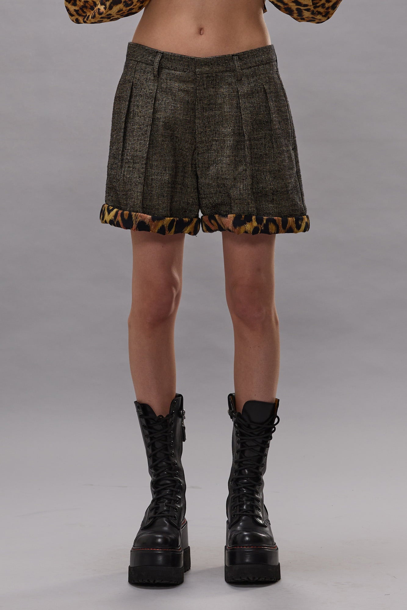 Rolled Up Pleated Short - Khaki Black Mini Houndstooth - R13