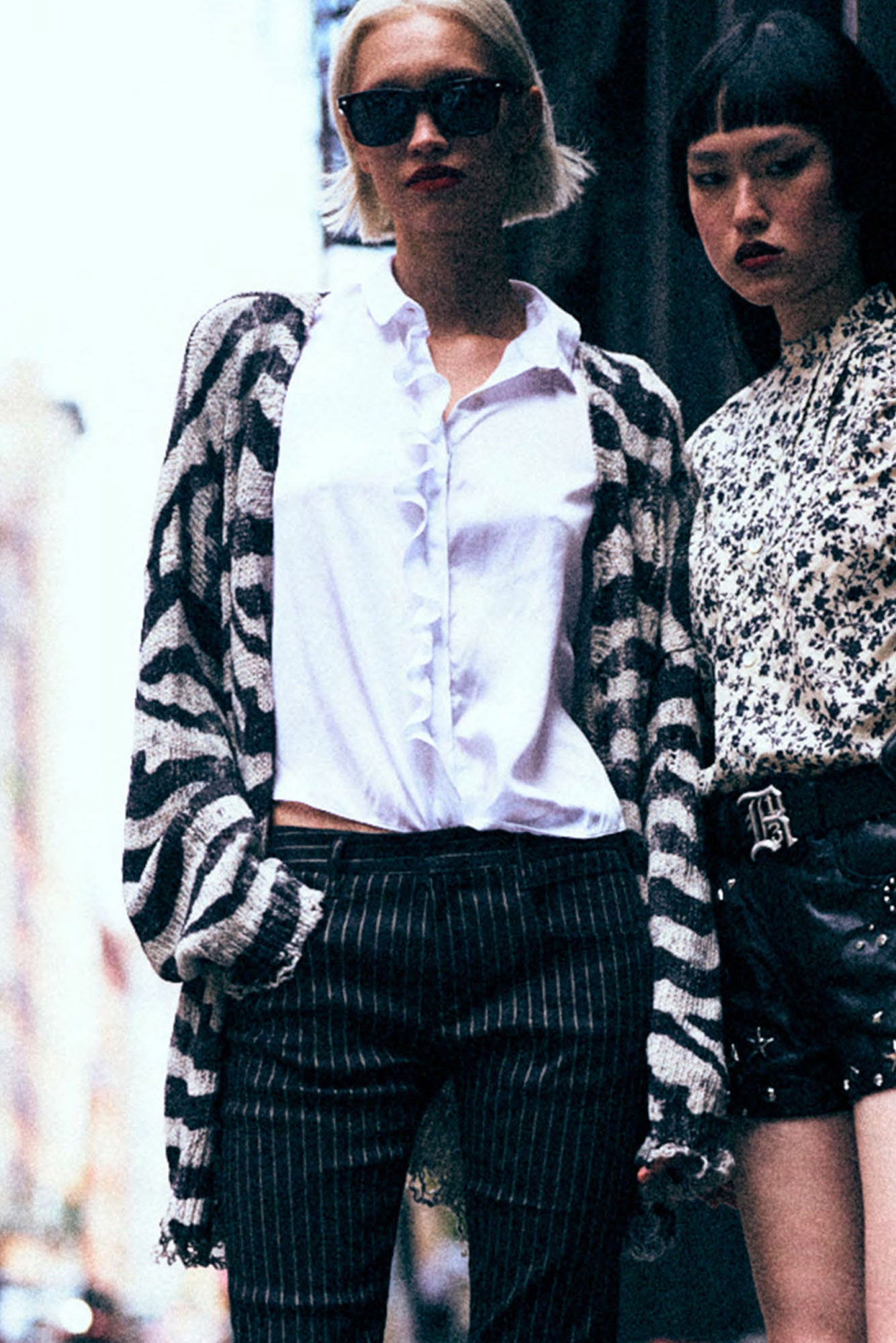 RUFFLE BLOUSE - WHITE - R13