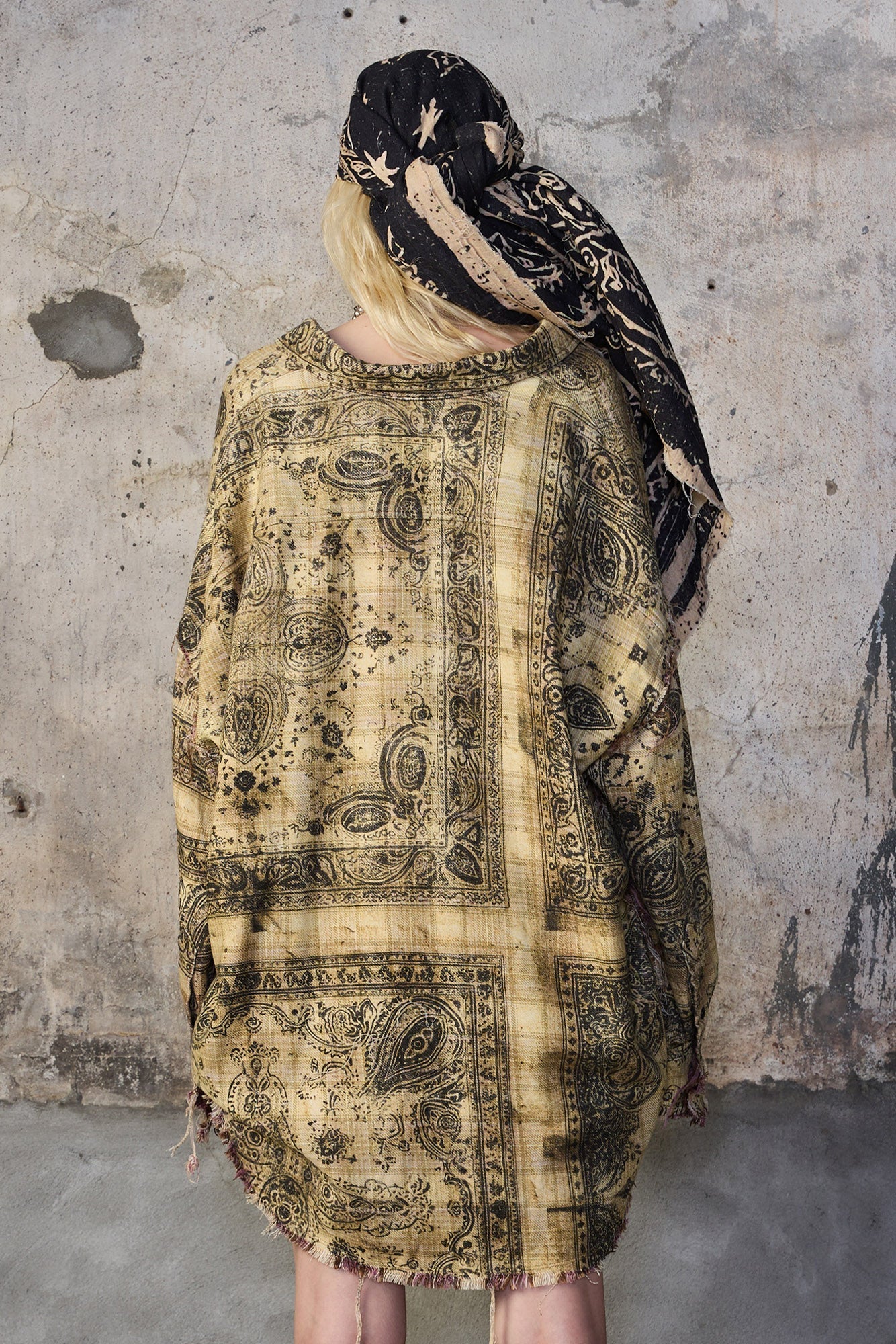 SHREDDED SEAM DROP NECK SHIRT - KHAKI BANDANA BLACK OVERPRINT - R13