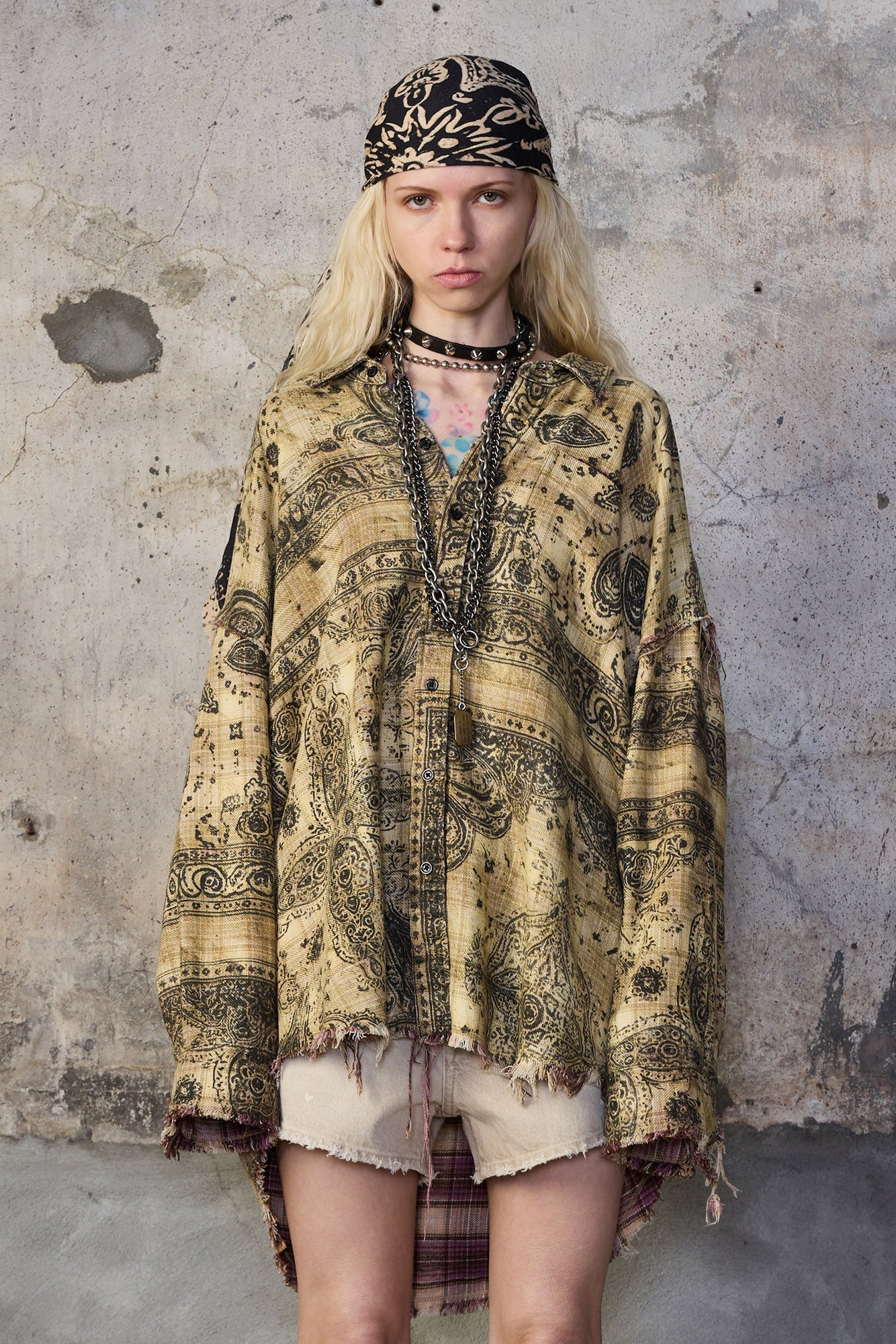 SHREDDED SEAM DROP NECK SHIRT - KHAKI BANDANA BLACK OVERPRINT - R13