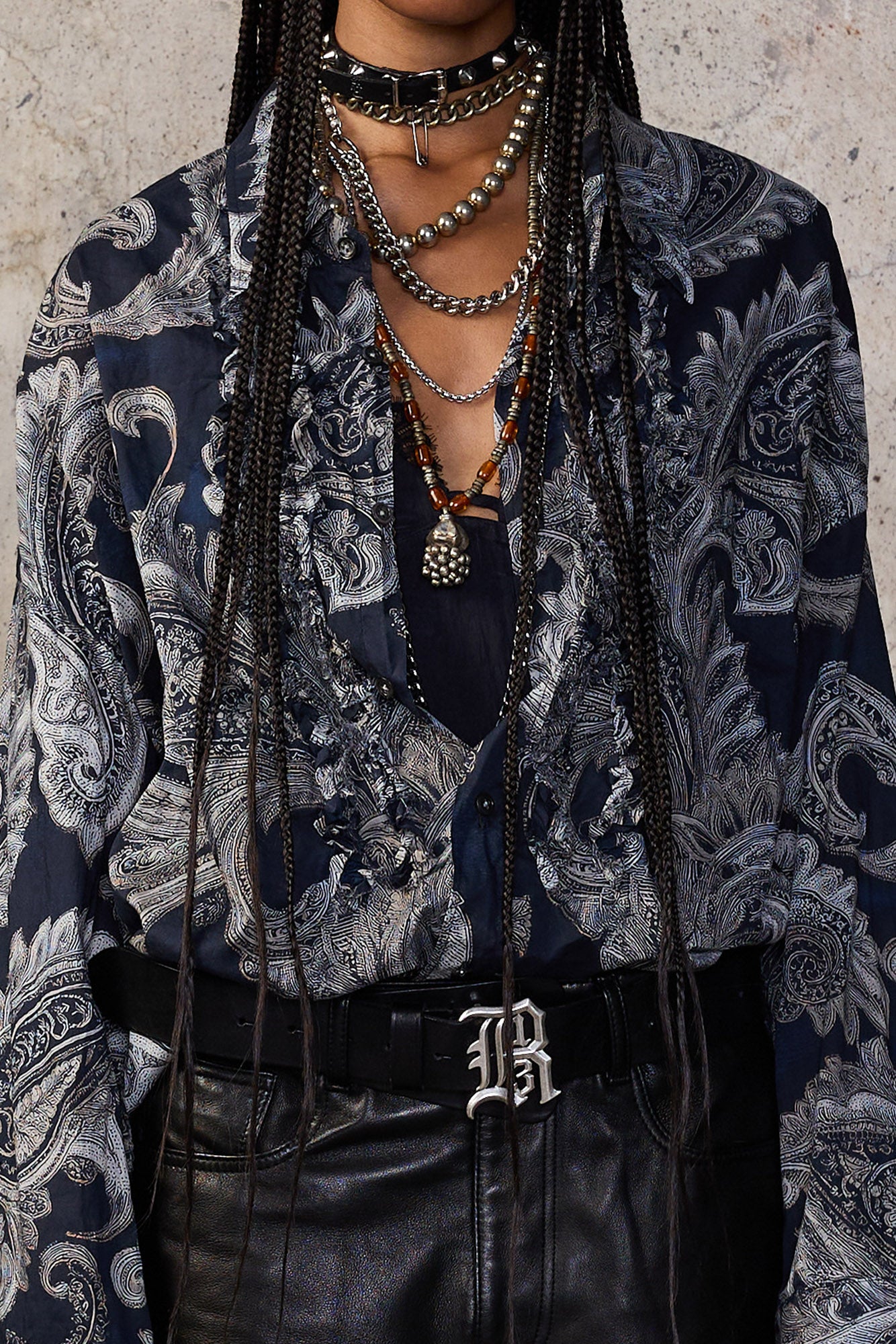 SHREDDED SEAM RUFFLE SHIRT - BLACK PAISLEY MULTIPRINT - R13