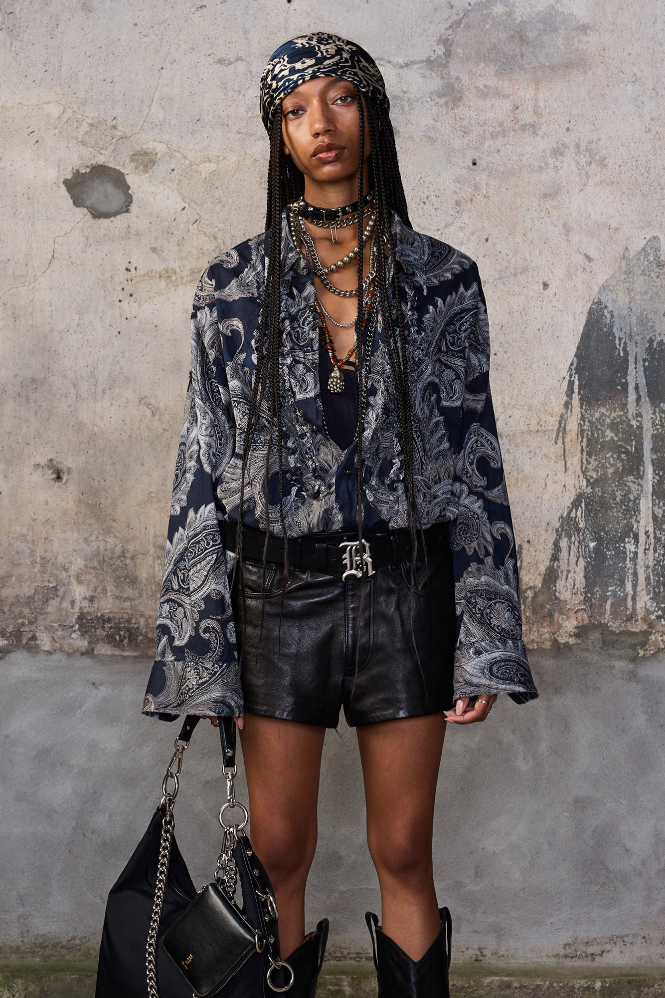 SHREDDED SEAM RUFFLE SHIRT - BLACK PAISLEY MULTIPRINT - R13