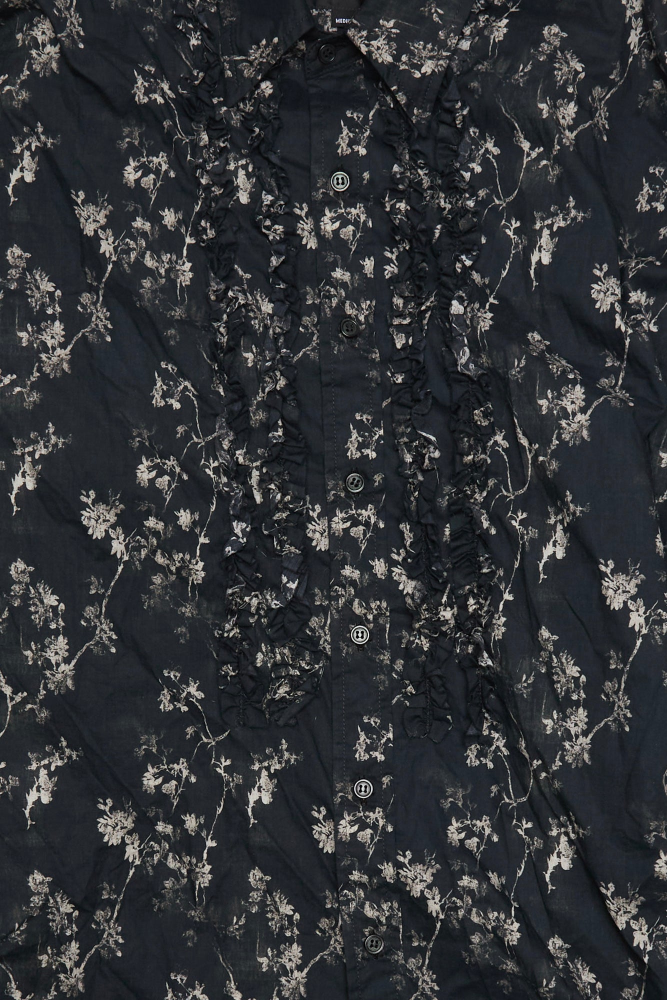 SHREDDED SEAM RUFFLE SHIRT - FLORAL ON BLACK - R13
