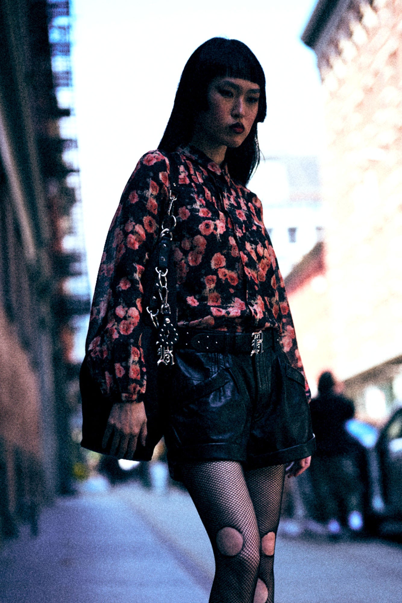 SHRUNKEN BLOUSE WITH PLEATED TUXEDO FRONT - ROSES ON BLACK - R13