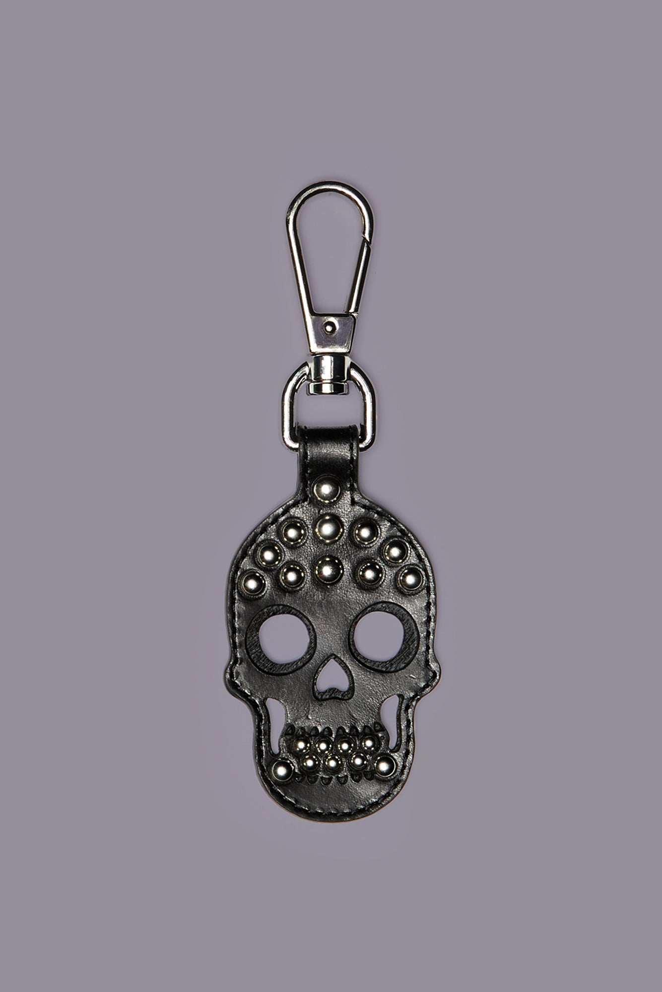 SKULL KEYCHAIN - BLACK WITH SILVER