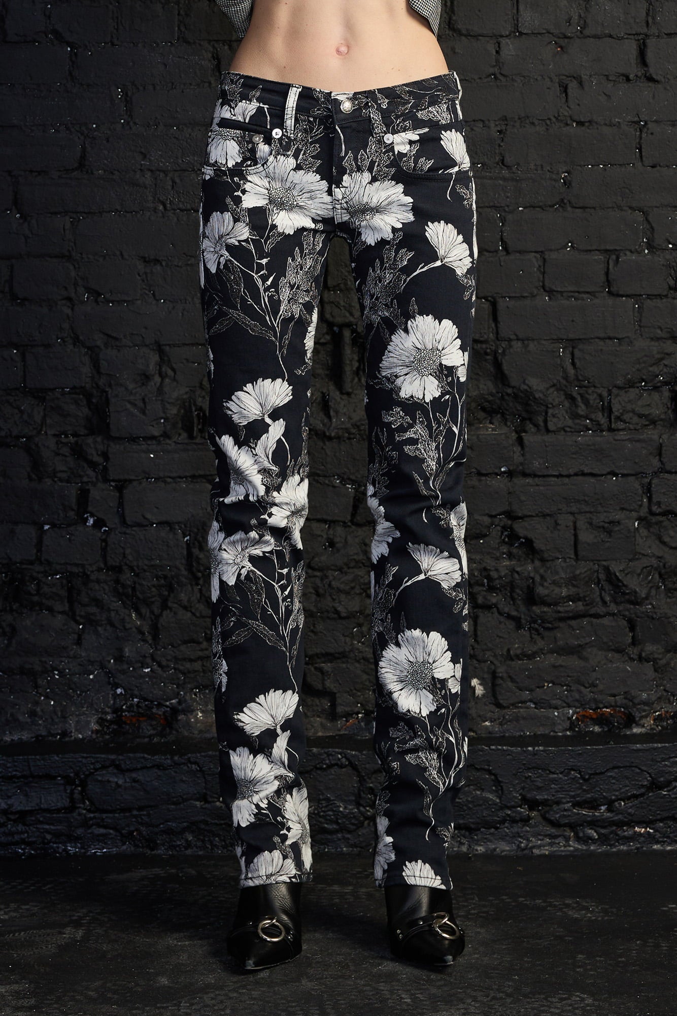 Tobi Boy - Black Floral - R13