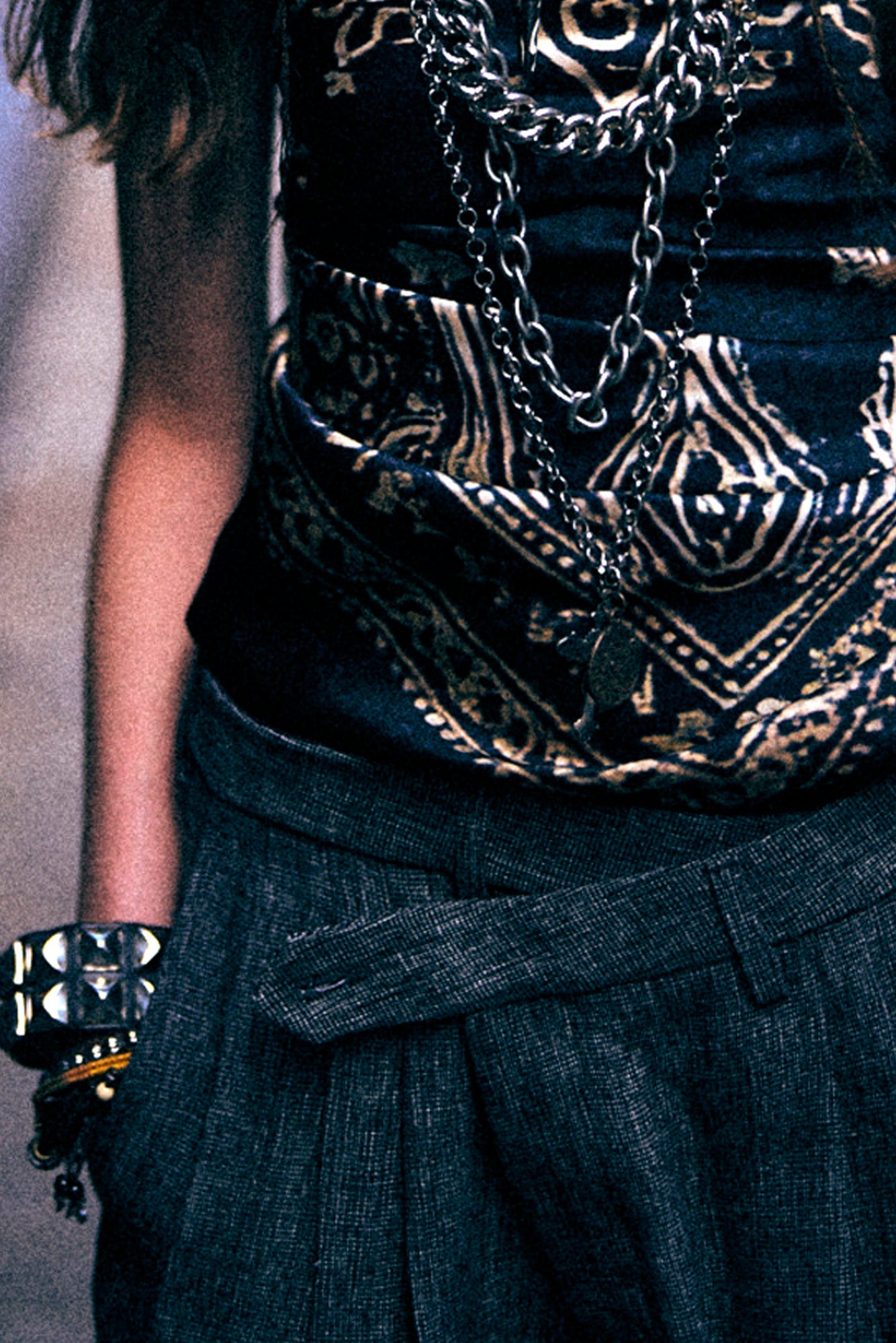 TRIPLE PLEAT CROSSOVER TROUSER - DARK GREY STRIPE - R13