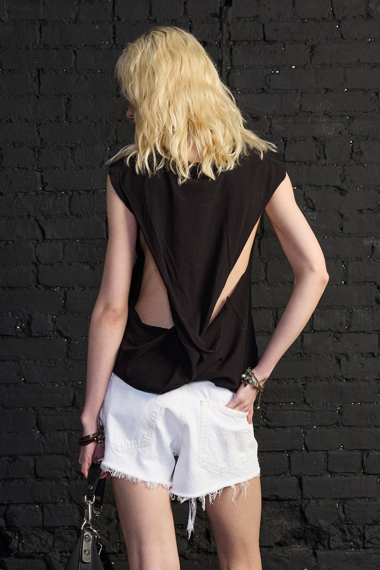 Twisted Back Sleeveless T - Black - R13