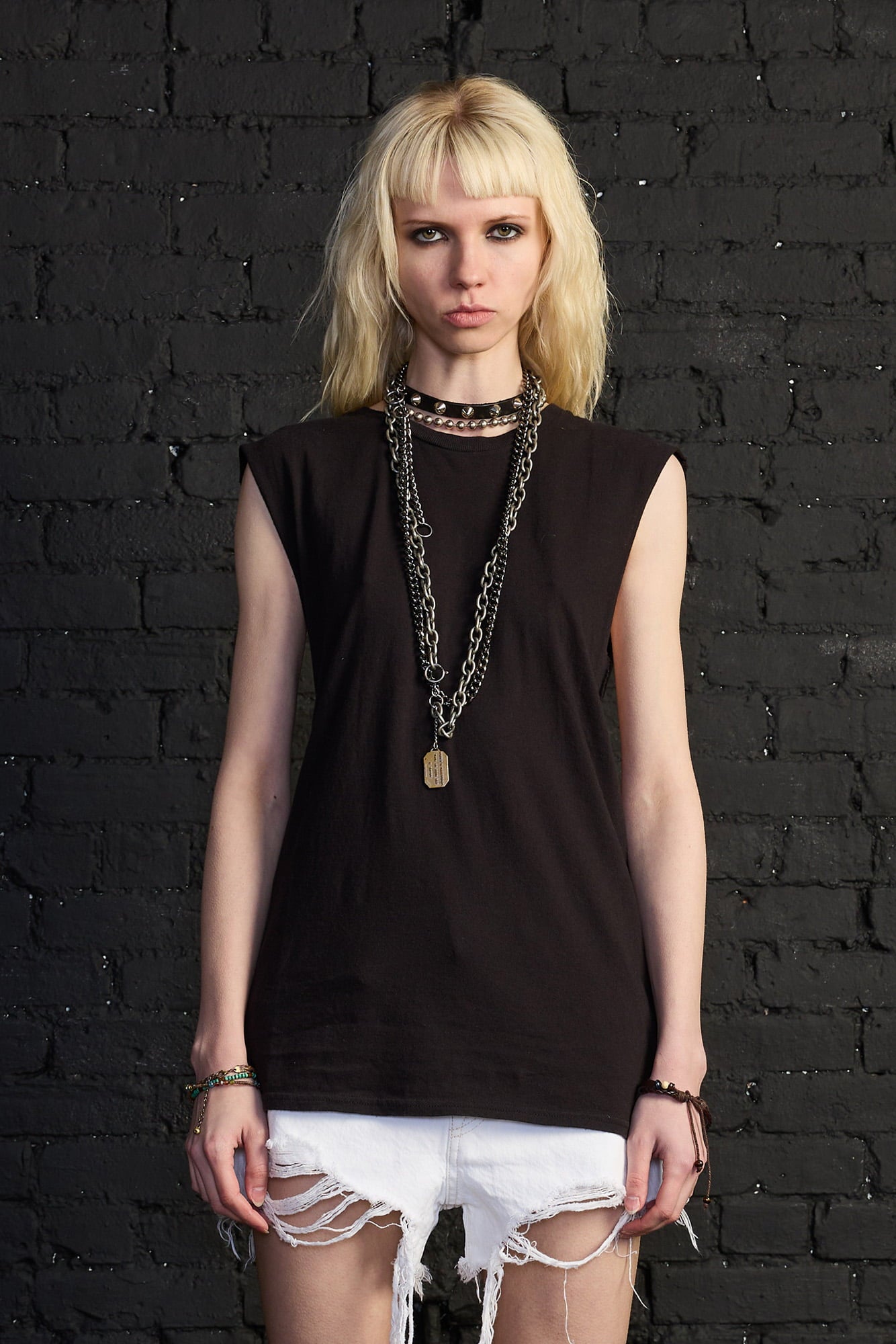 Twisted Back Sleeveless T - Black - R13