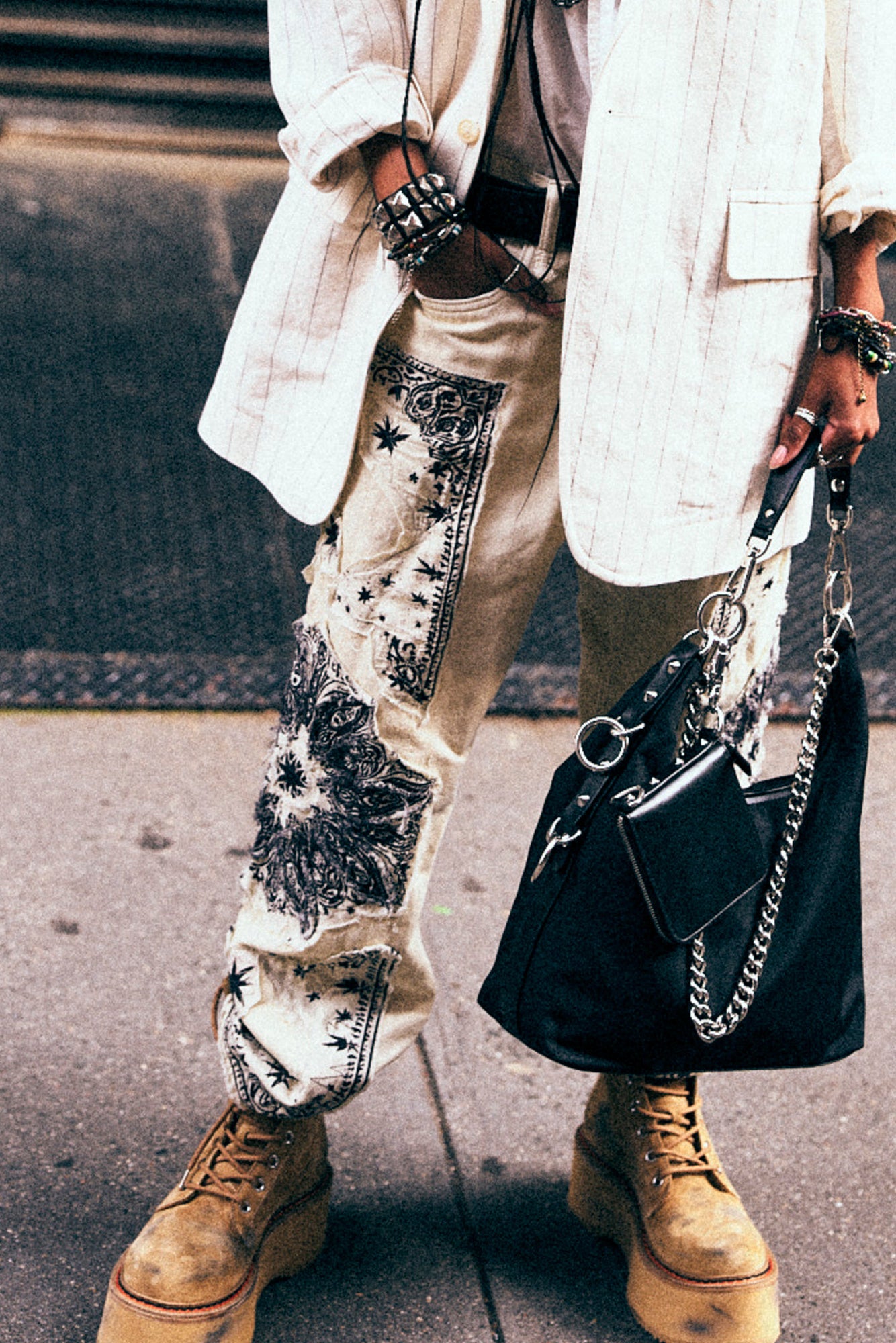 X-BOYFRIEND JEAN - ECRU BANDANA APPLIQUE - R13