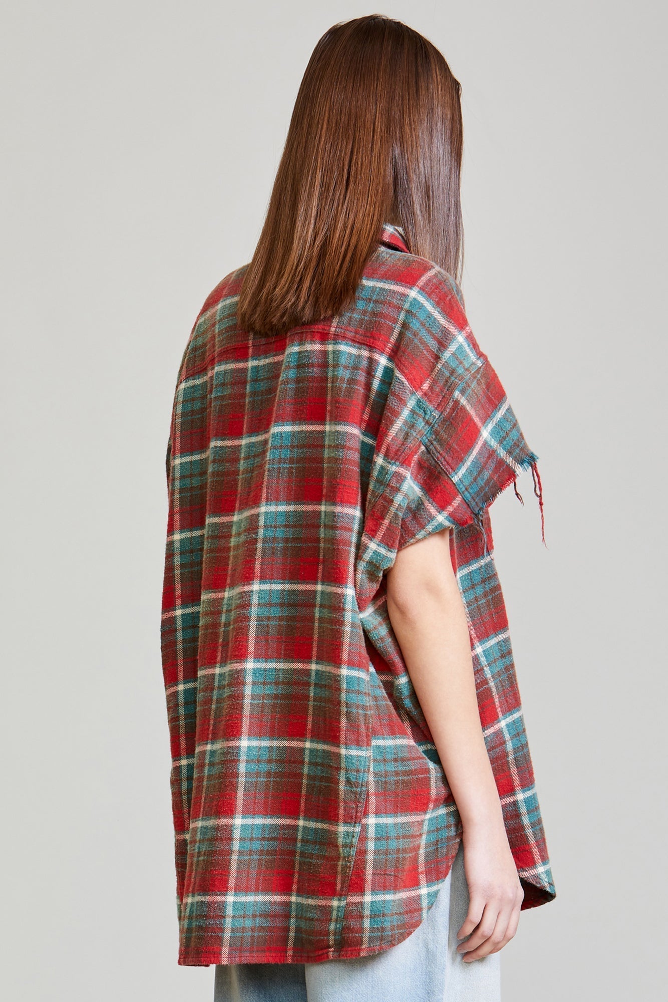 OVERSIZED CUT-OFF SHIRT - BLUE AND RED PLAID