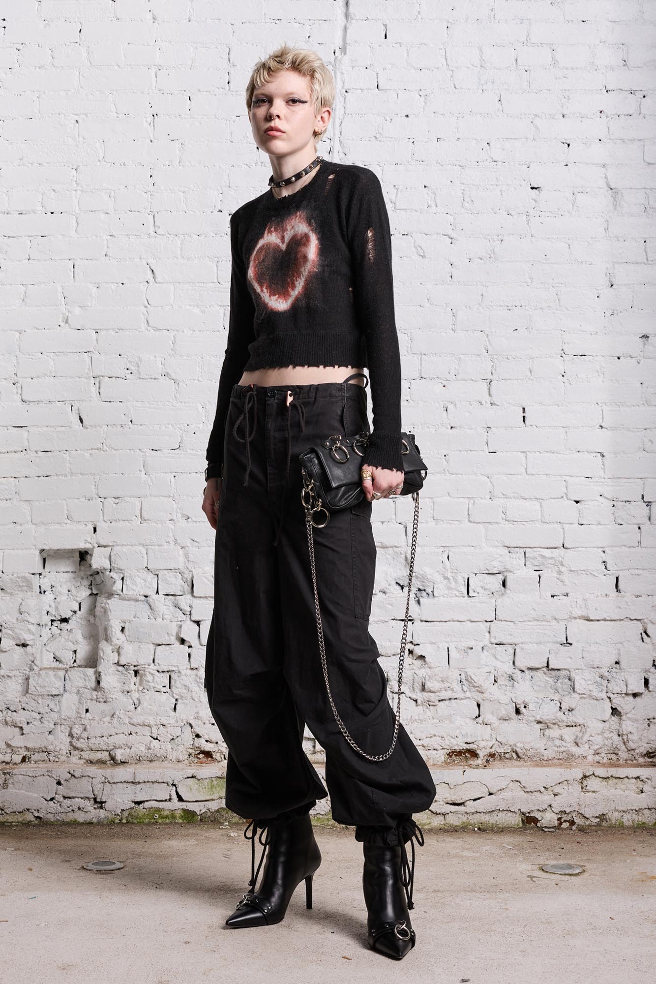 BURNING HEART BABY CREWNECK - BLACK - R13