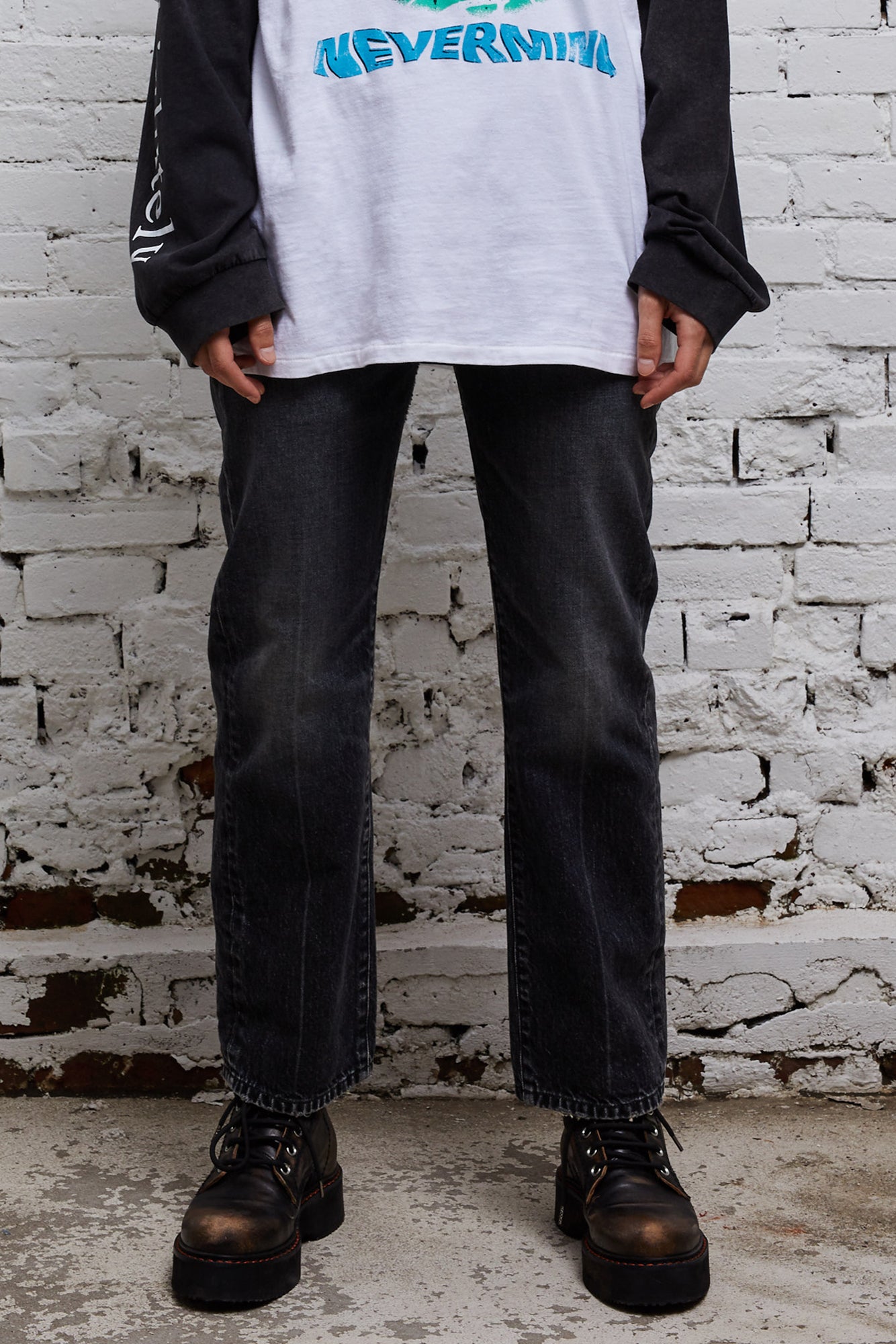 Courtney Slim - Everit Black - R13