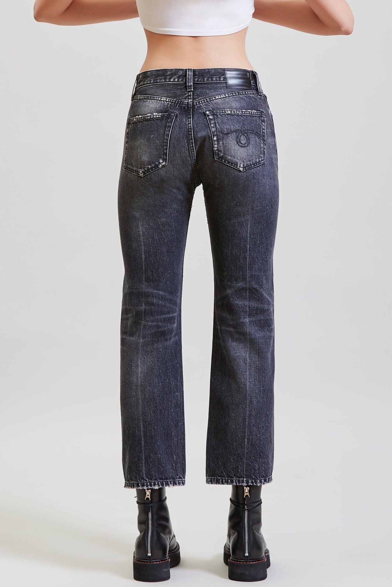 Courtney Slim - Everit Black - R13