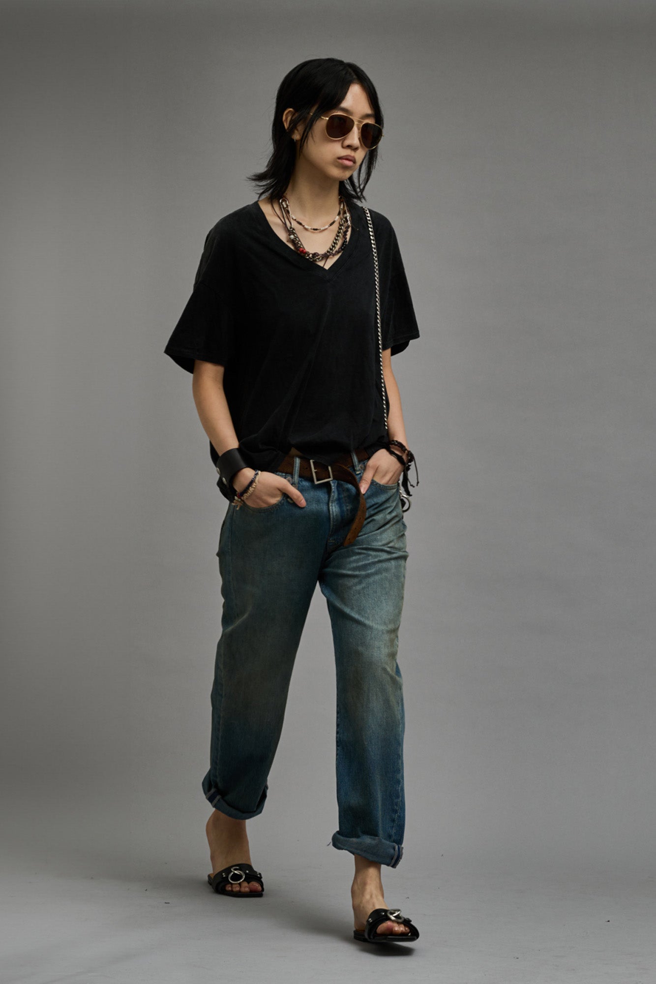 V-NECK RELAXED T - BLACK - R13